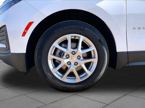 Used 2024 Chevrolet Equinox LS w/ LS Convenience Package FWD image 10