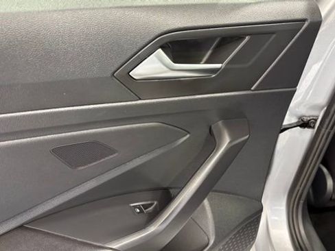 Used 2024 Volkswagen Jetta SE image 19