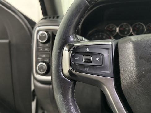 Used 2020 Chevrolet Silverado 1500 LT image 38