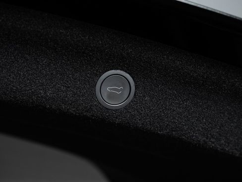 Used 2026 Tesla Model Y AWD image 21