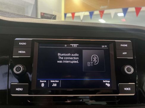 Used 2023 Volkswagen Jetta SE image 18