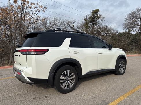 Used 2022 Nissan Pathfinder SL w/ SL Black Package image 5