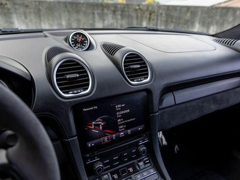 Certified 2018 Porsche 718 Cayman GTS image 32