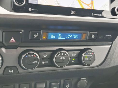 Used 2020 Toyota Tacoma TRD Off-Road w/ TRD Premium Off Road Package image 33