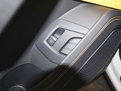 Used 2022 Lamborghini Urus image 30