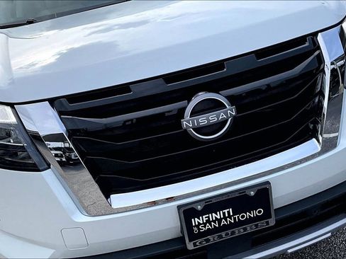 Used 2025 Nissan Pathfinder SL AWD/4WD image 40