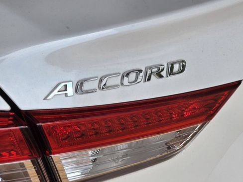 Used 2018 Honda Accord Touring image 33
