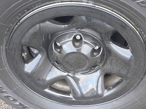 Used 2020 Toyota Tacoma SR image 16