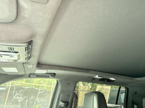 Used 2025 Cadillac Escalade ESV Sport Platinum AWD/4WD image 20