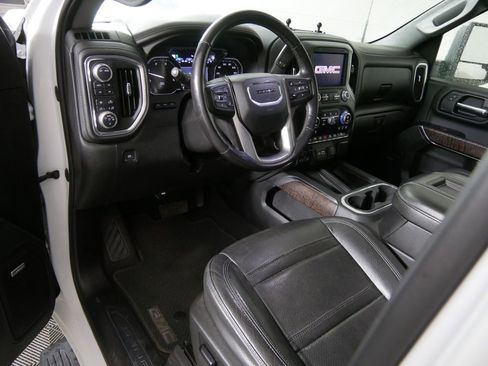 Used 2020 GMC Sierra 2500 Denali w/ Denali Ultimate Package image 11