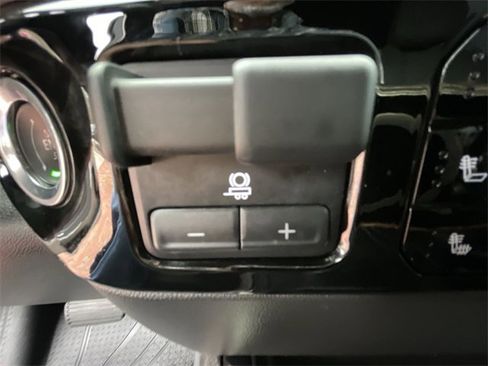 Used 2023 Chevrolet Silverado 1500 ZR2 w/ Technology Package image 24