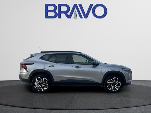 Used 2025 Chevrolet Trax RS w/ Driver Confidence Package image 4