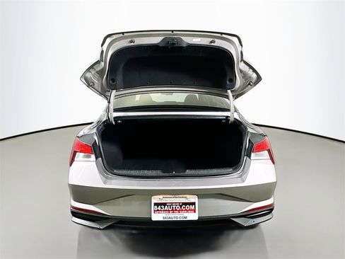 Used 2023 Hyundai Elantra SEL image 33