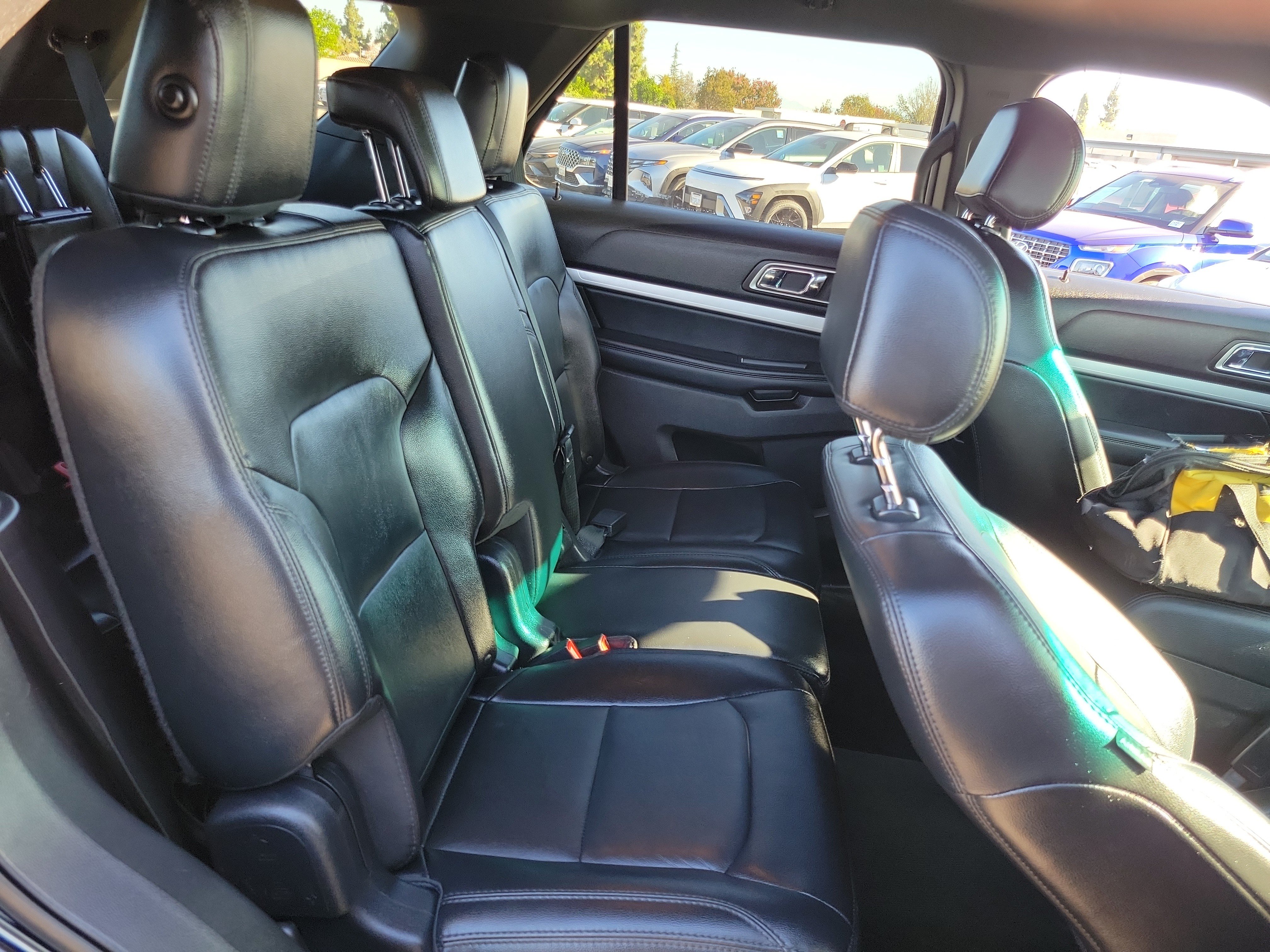 Used 2017 Ford Explorer XLT w/ Equipment Group 202A FWD image 23