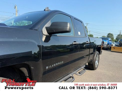 Used 2018 Chevrolet Silverado 1500 Custom w/ Custom Convenience Package AWD/4WD image 5