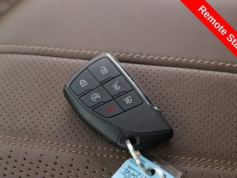 Used 2026 Chevrolet Suburban High Country w/ Sun And Tow Package AWD/4WD image 3