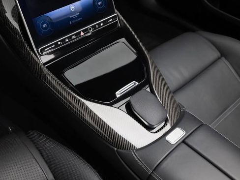 Used 2022 Mercedes-Benz SL 63 AMG 4MATIC w/ AMG Aerodynamic Package image 16