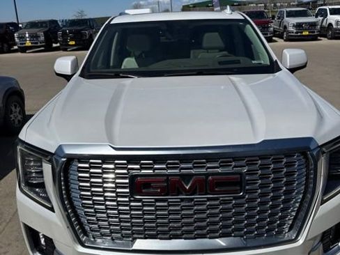 Used 2023 GMC Yukon Denali w/ LPO, Floor Liner Package AWD/4WD image 2