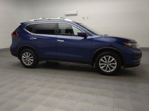 Used 2020 Nissan Rogue SV image 11