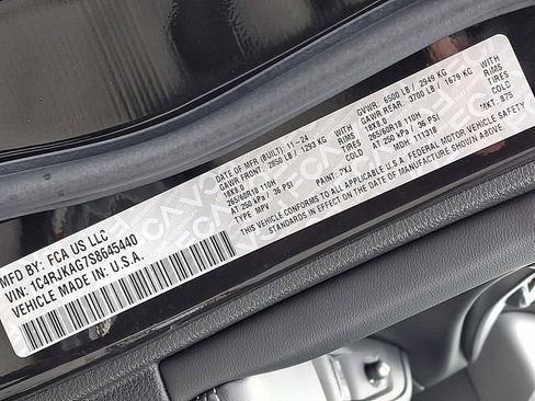 New 2025 Jeep Grand Cherokee L Laredo image 18