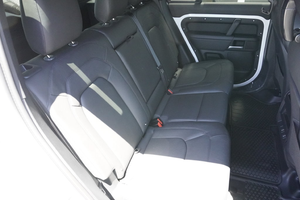 New 2026 Land Rover Defender 110 X-Dynamic SE AWD/4WD image 27