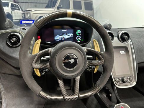 Used 2020 McLaren 600LT Spider RWD image 38