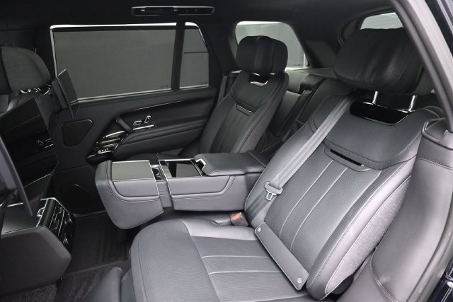 Used 2024 Land Rover Range Rover SV AWD/4WD image 19