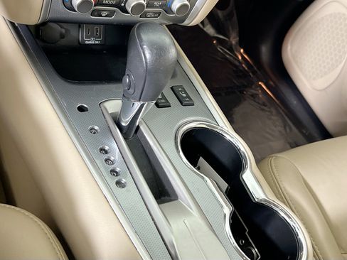 Used 2019 Nissan Pathfinder SL FWD image 17