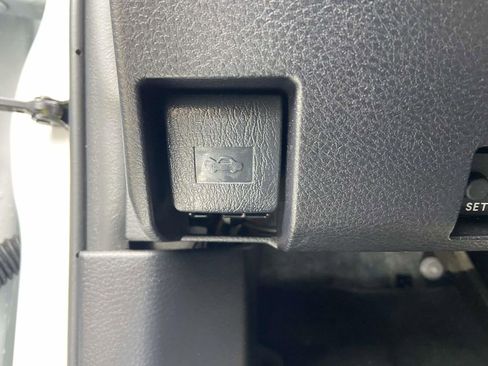 Used 2023 Toyota Tacoma SR5 w/ Technology Package image 27