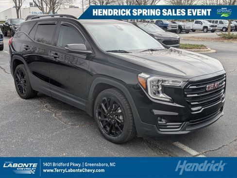 Used 2023 GMC Terrain SLT w/ Infotainment Package II image 1