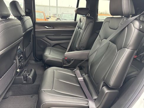 New 2025 Jeep Grand Cherokee L Limited image 24