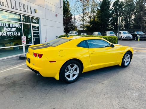 Used 2011 Chevrolet Camaro LT image 4