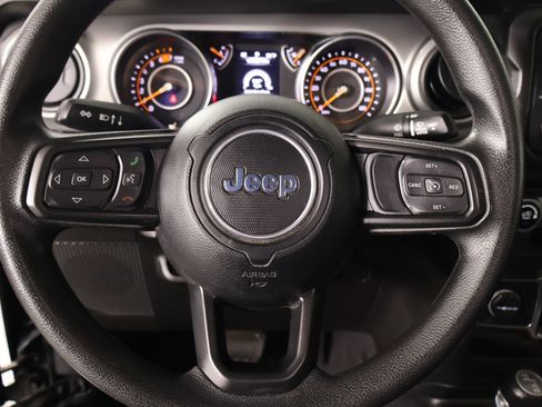 Used 2021 Jeep Wrangler Unlimited Sport AWD/4WD image 3
