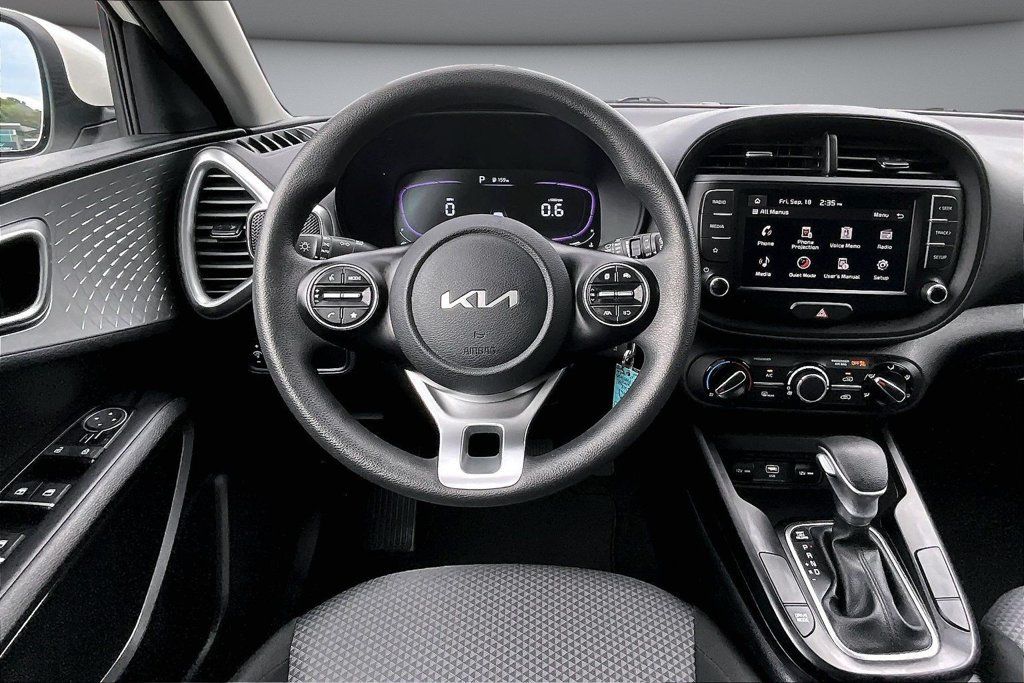Used 2023 Kia Soul LX w/ Option Group 015 FWD image 8