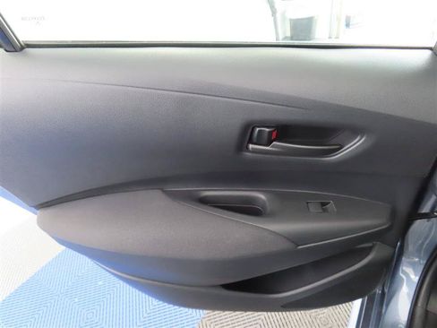 Used 2025 Toyota Corolla LE FWD image 29
