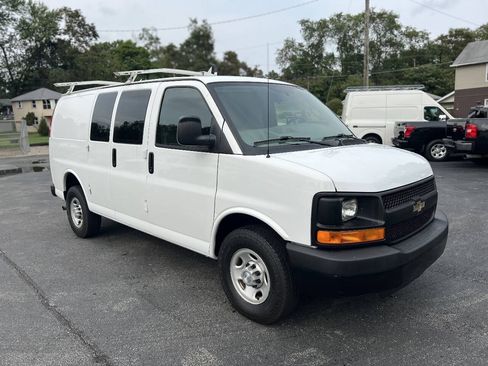 Used 2016 Chevrolet Express 2500 RWD image 3