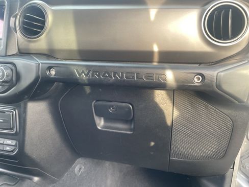 Used 2018 Jeep Wrangler Unlimited Sport S image 53