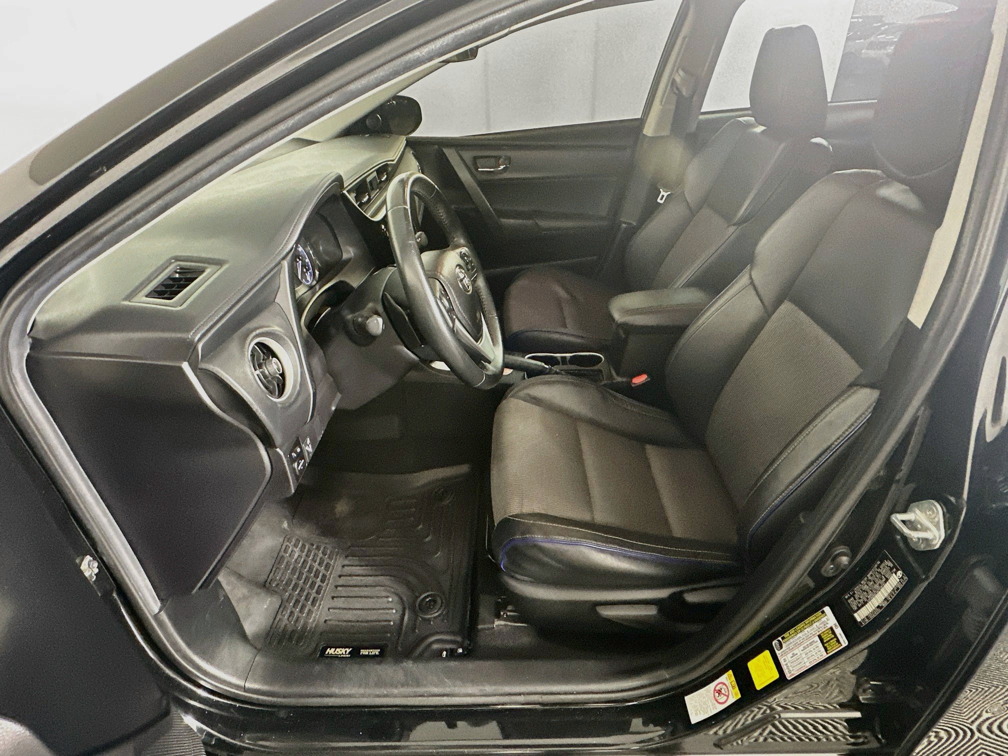 Used 2019 Toyota Corolla SE FWD image 13
