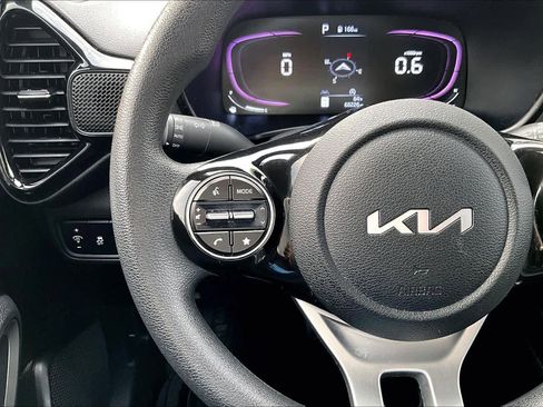 Used 2024 Kia Soul S FWD image 23