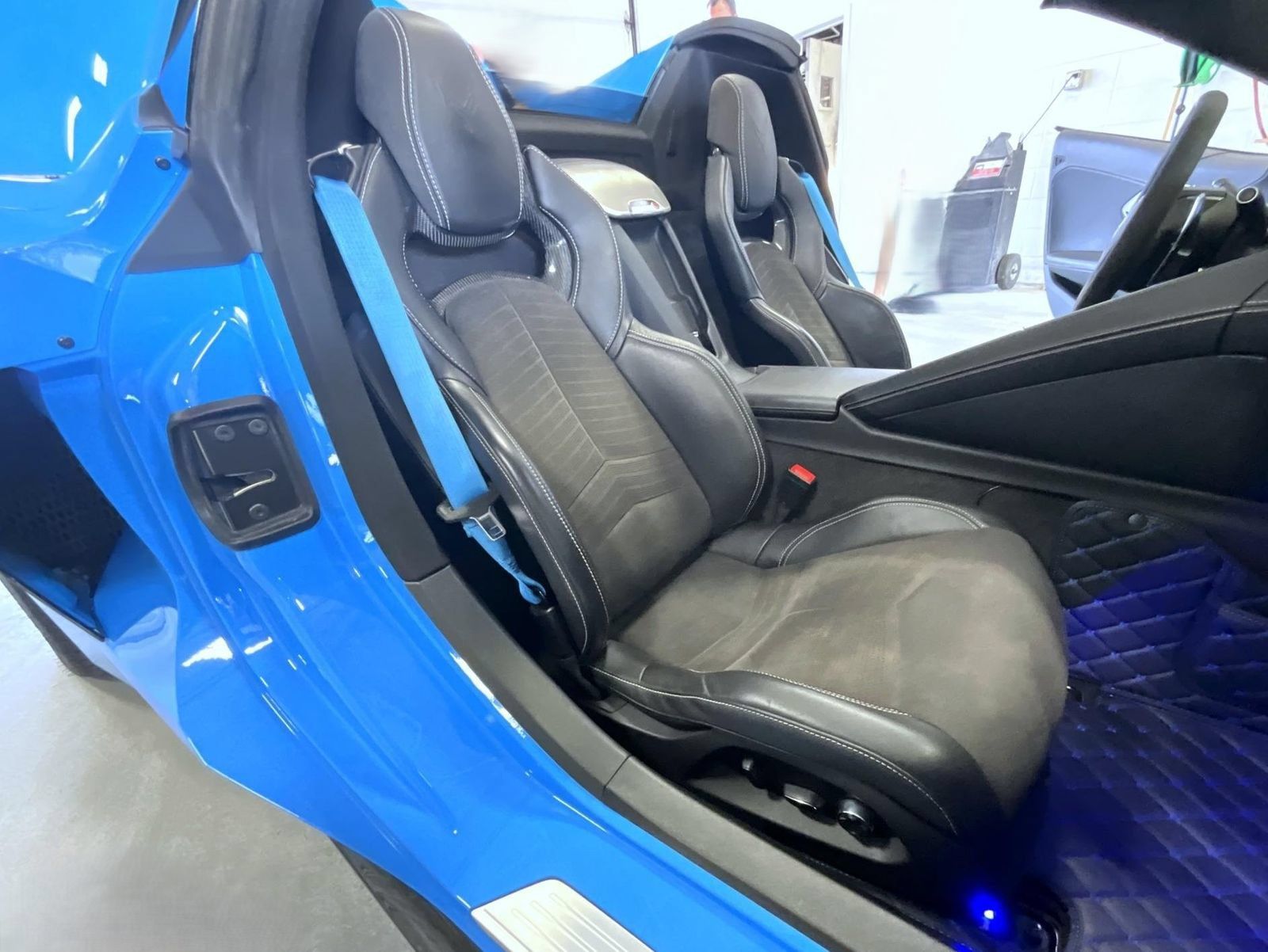 Used 2023 Chevrolet Corvette Stingray Preferred Conv w/ Z51 Performance Package RWD image 16