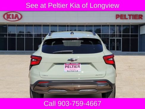 Used 2025 Chevrolet Trax ACTIV w/ Sunroof Package FWD image 5