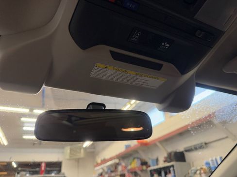 Used 2020 Subaru Crosstrek 2.0i Premium w/ Moonroof Package 2 image 19