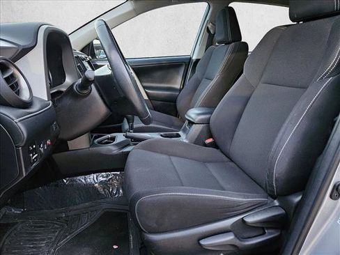 Used 2018 Toyota RAV4 XLE image 17