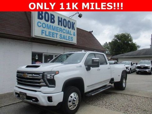 Used 2024 Chevrolet Silverado 3500 High Country w/ High Country Premium Package image 1
