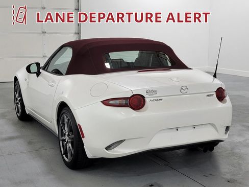 Used 2018 MAZDA MX-5 Miata Grand Touring RWD image 6