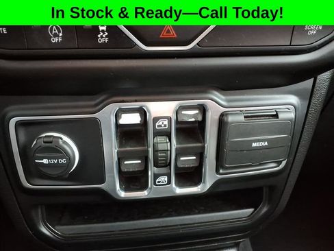Used 2021 Jeep Wrangler Unlimited Sport AWD/4WD image 12