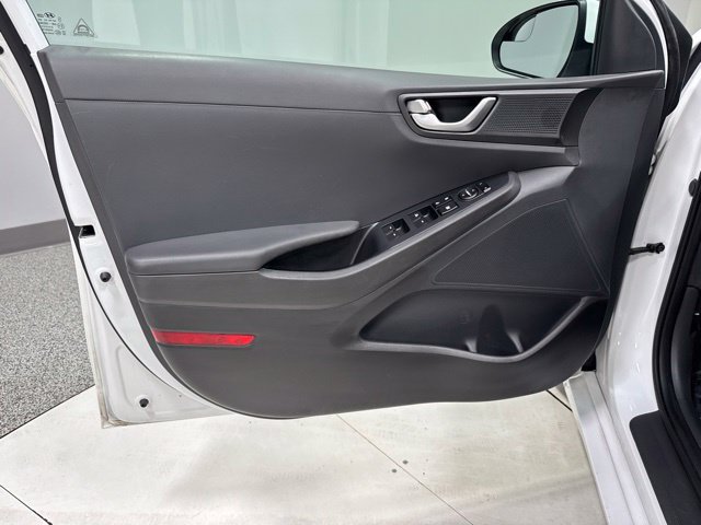 Used 2018 Hyundai Ioniq Blue FWD image 8