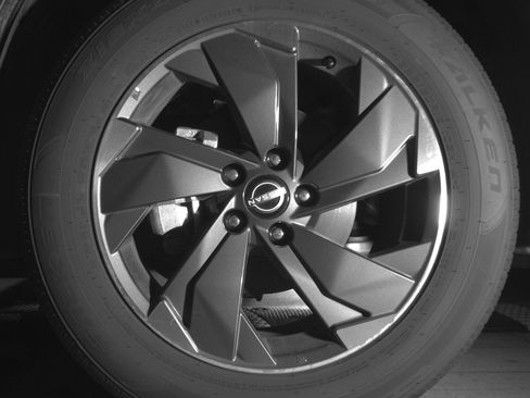 Used 2025 Nissan Rogue SV FWD image 12