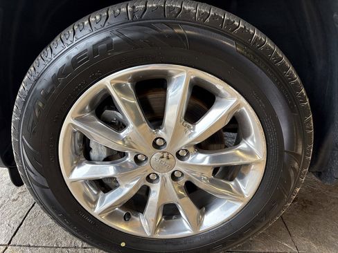 Used 2019 Jeep Cherokee Limited image 10