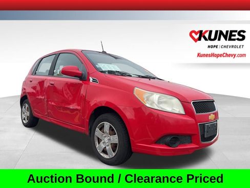 Used 2010 Chevrolet Aveo5 LS FWD image 1
